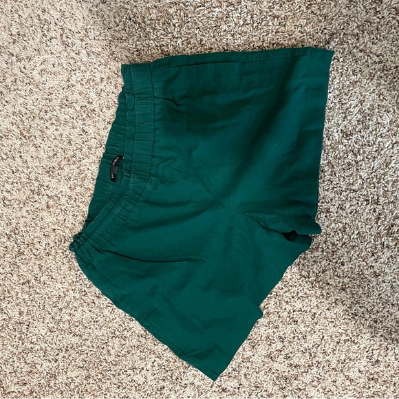 Banana Republic Pants - Green shorts